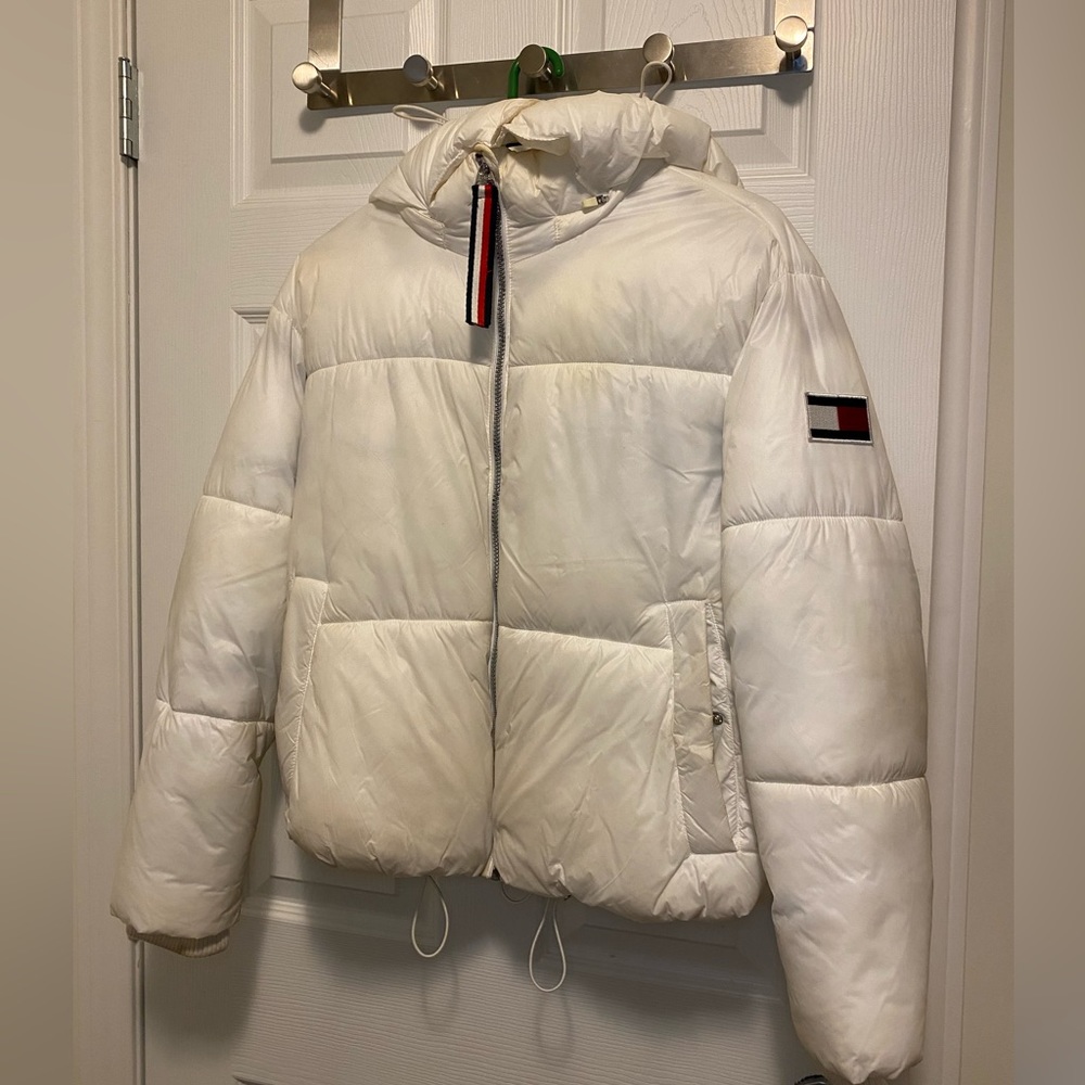 Tommy white puffer